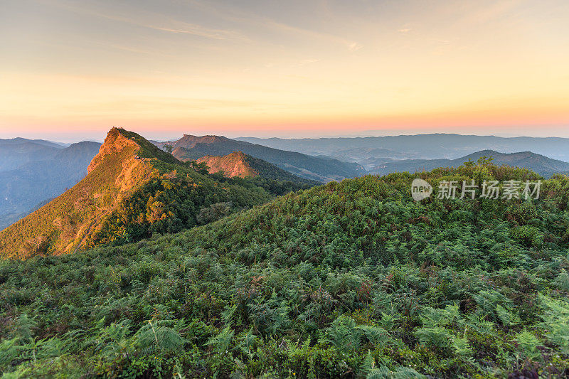 清莱和清迈自然景观，泰国北部日出美景