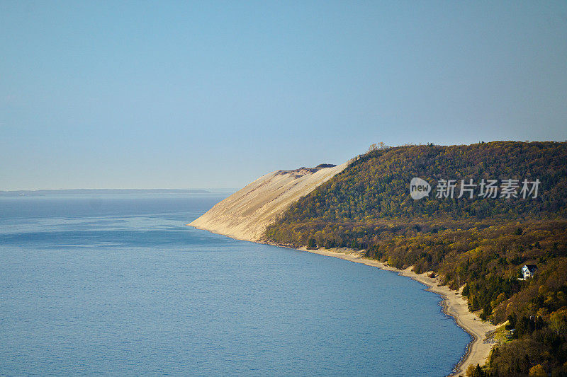 睡觉熊沙丘国家湖岸