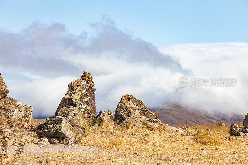亚美尼亚Zorats-Karer或Karahunj的竖立的石头。