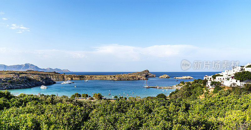 希腊罗德岛林多斯镇林多斯湾全景