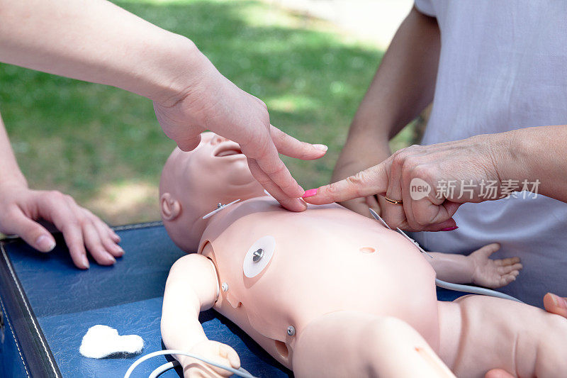 婴儿或儿童CPR假人急救认证课程
