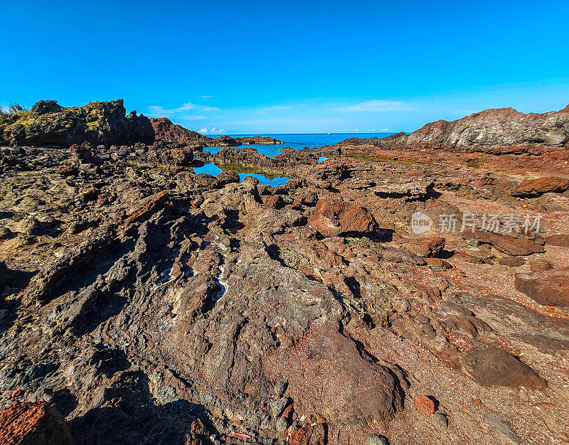 富桂岛一座火山的沉积岩已经停止喷发