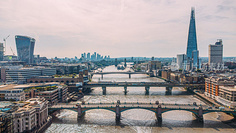南华克，坎农街，以及伦敦横跨泰晤士河的伦敦桥
