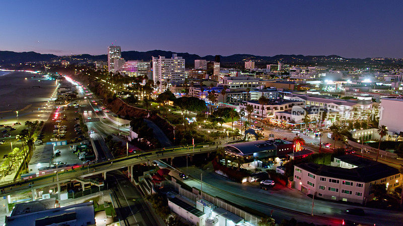 圣莫尼卡市中心黄昏鸟瞰图