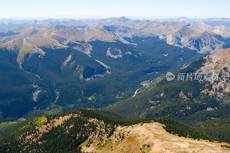 来自科罗拉多耶鲁山的杨木山口