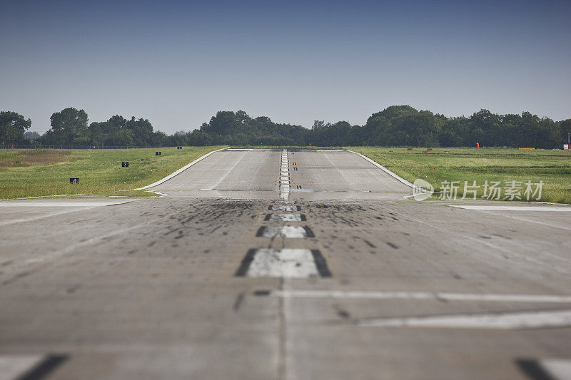 空的跑道