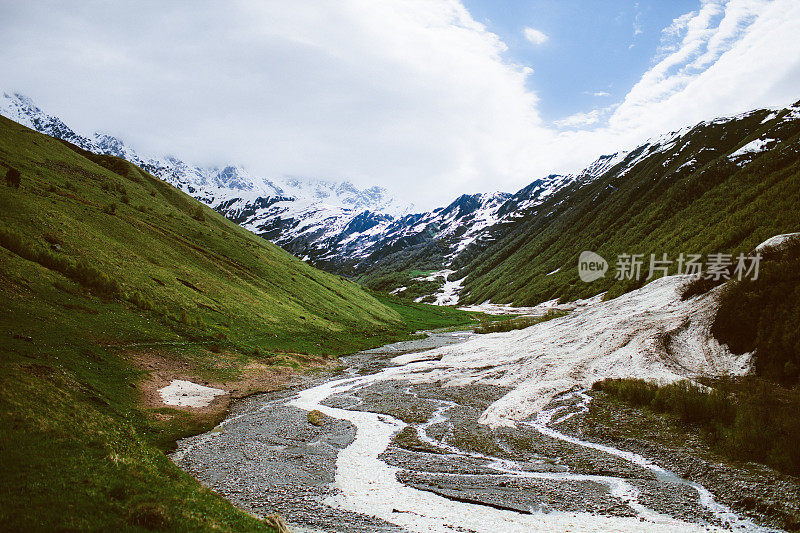 高加索山脉