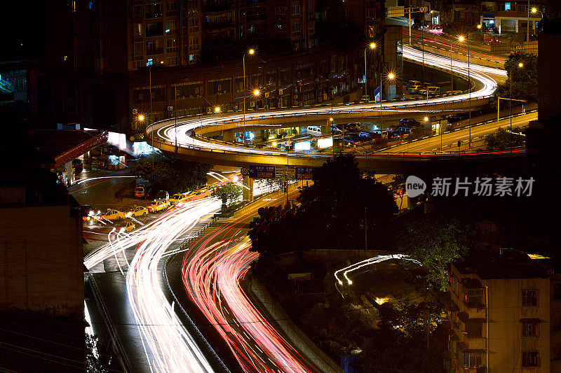 现代城市重庆夜间交通步道和立交桥