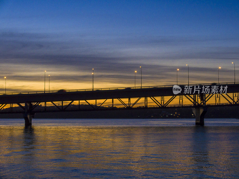 奥克兰海港大桥