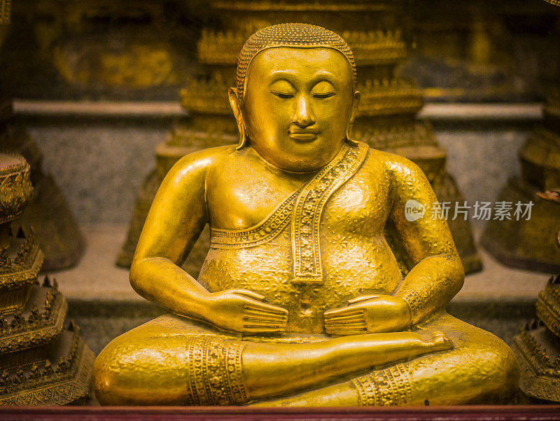 曼谷芒孔卡玛拉瓦金佛雕像
