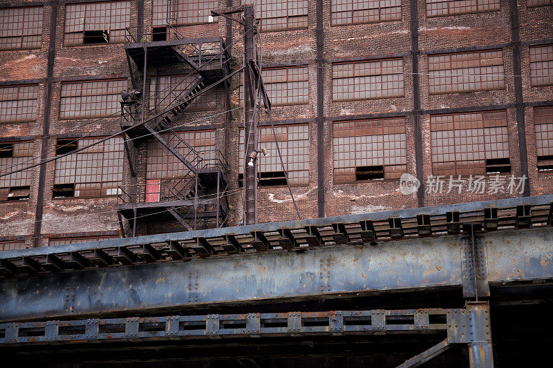 城市环境中的废弃旧工厂
