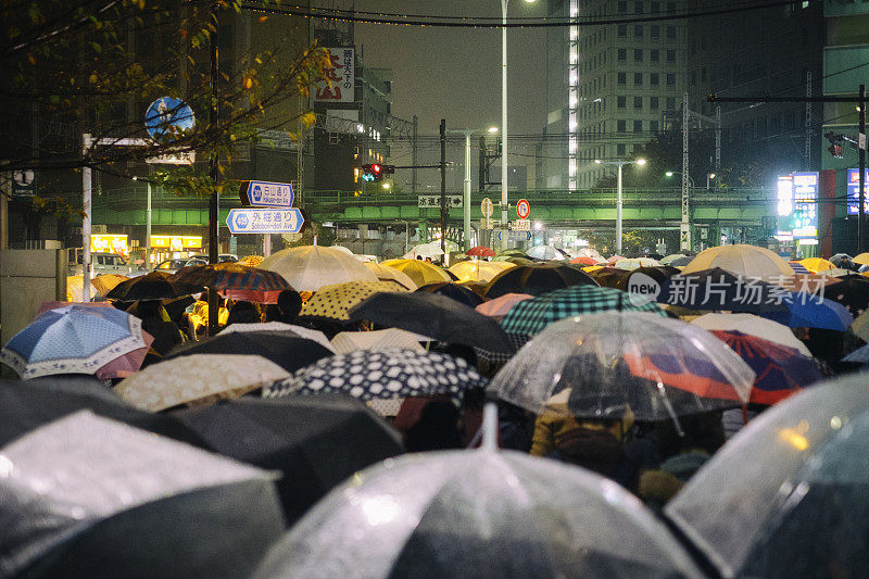 东京的雨夜