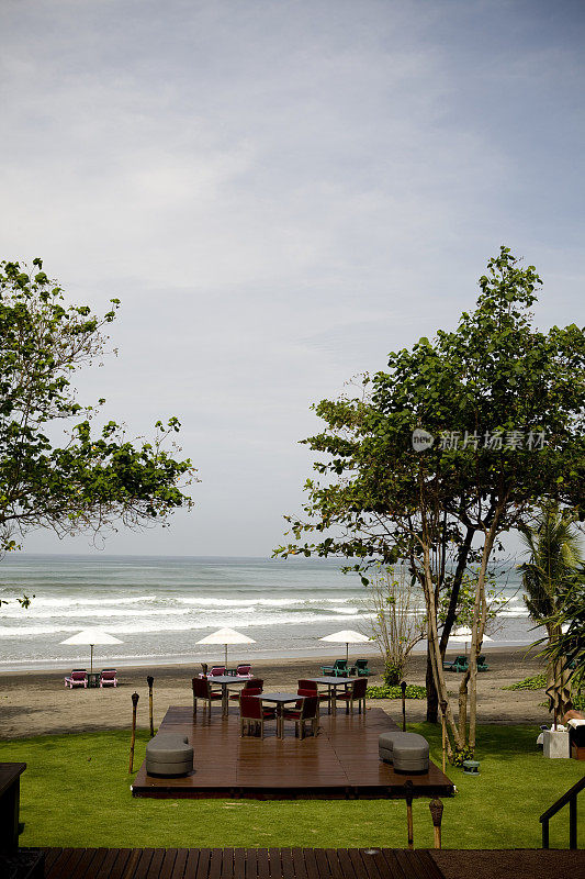 海滩设置在巴厘岛水明漾