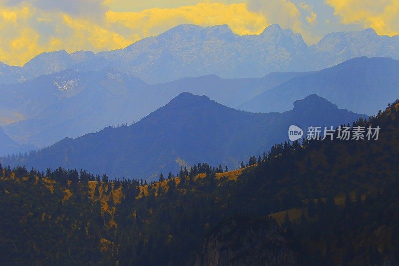 卡文德尔松林山，秋天的巴伐利亚阿尔卑斯山-德国富森