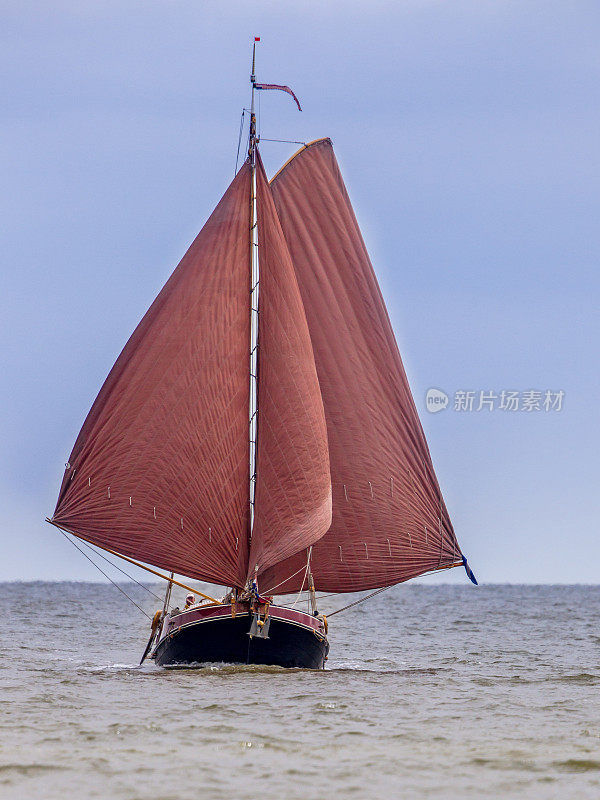 荷兰平底帆船