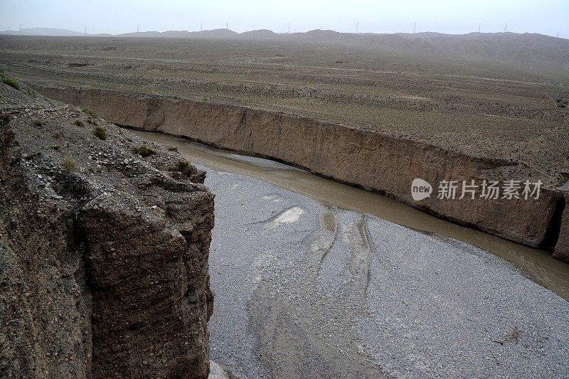 中国甘肃嘉峪关桃来江峡谷