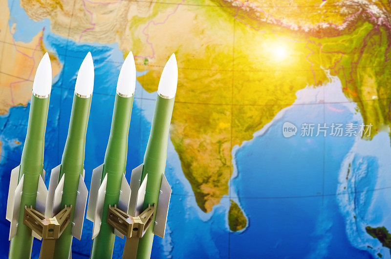 武器竞赛，核武器，世界战争威胁。以印度为背景的火箭。
