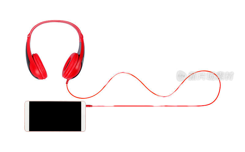 音乐设备-红色耳机和智能手机。孤立的