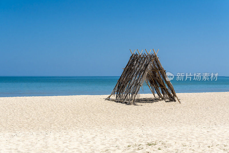 海滩上的避难所