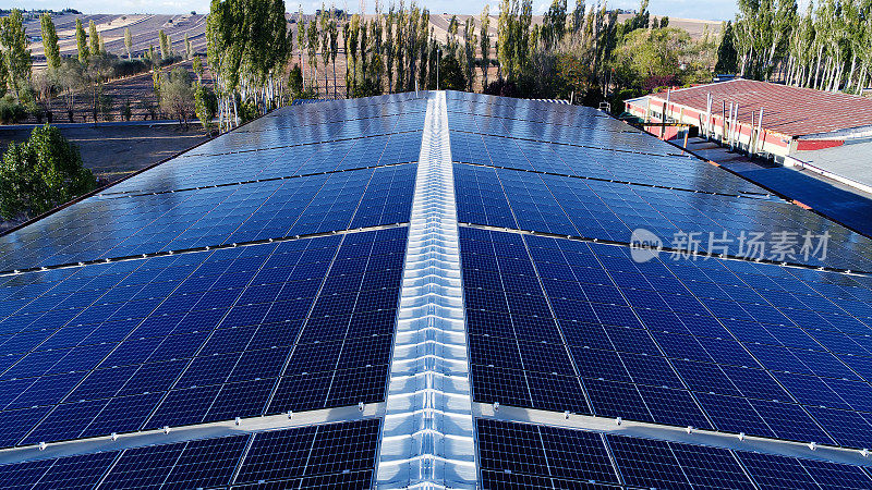 商业建筑工厂屋顶安装光伏太阳能电池板