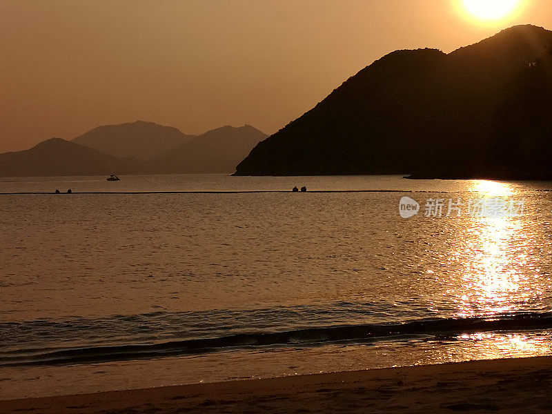 香港浅水湾沙滩上的日落