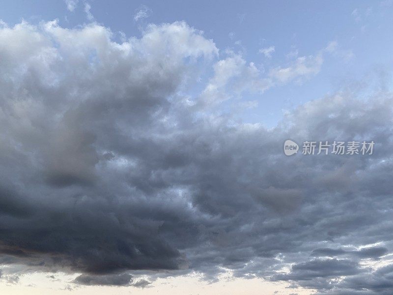 暴风雨般的新英格兰天空