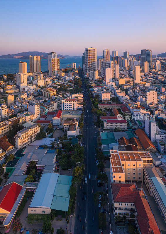 芽庄市的夕阳