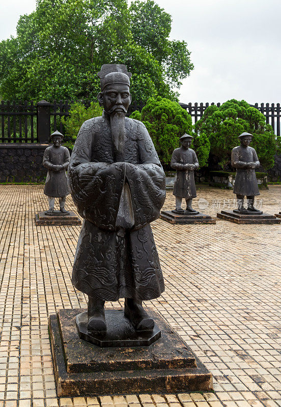 阮朝儒家的造像。越南顺化的明芒皇家陵墓