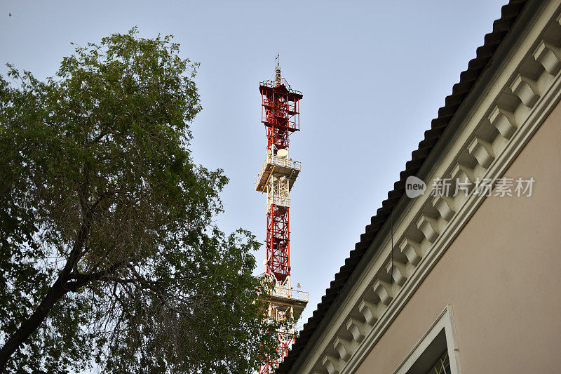 电视塔有天线树和电视中心大楼