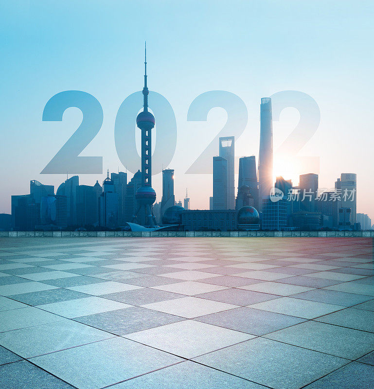 上海外滩背景空空荡荡的广场楼(2022年)