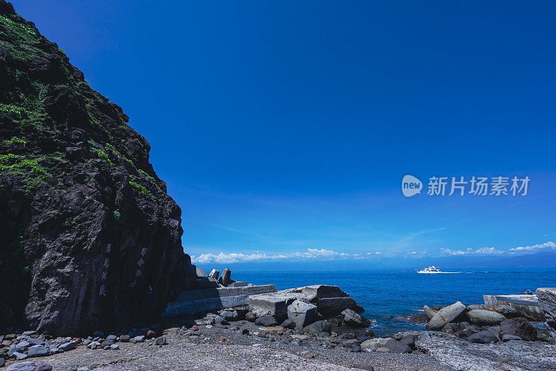 台湾宜兰桂山岛，海岛沿岸的海景十分壮观。