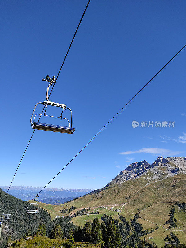 意大利Dolomites的缆车