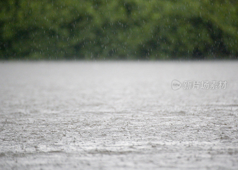 厄瓜多尔亚马逊河上游的帕斯塔萨河遭遇暴雨