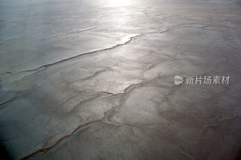 南澳大利亚卡蒂坦达-艾尔湖马迪根湾表面