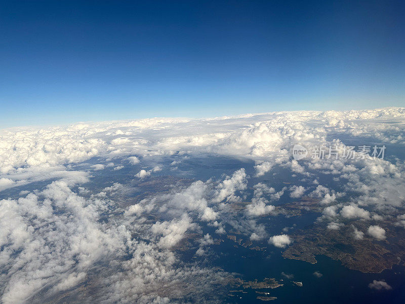 挪威西海岸斯塔万格和卑尔根之间的海岸峡湾鸟瞰图