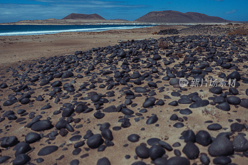 加那利群岛兰萨罗特岛的海滩和火山岩