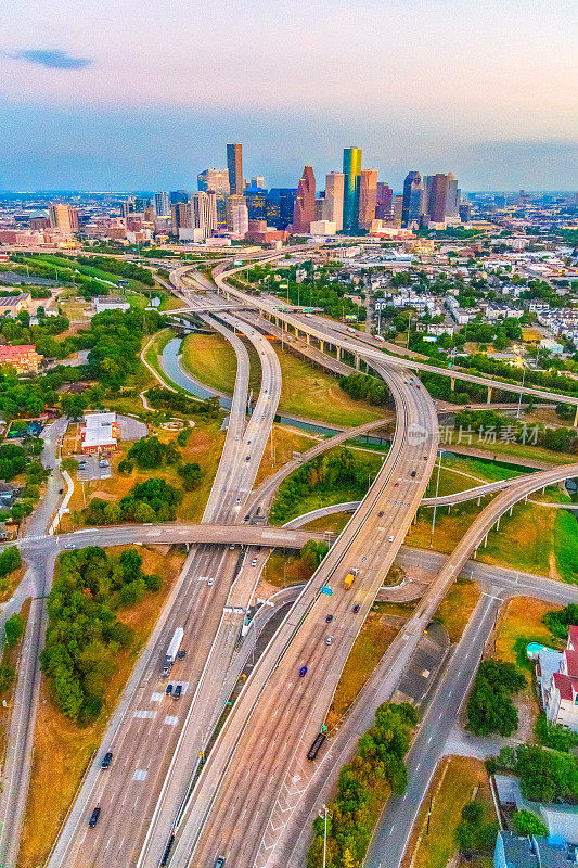 休斯顿通往市中心的高速公路基础设施