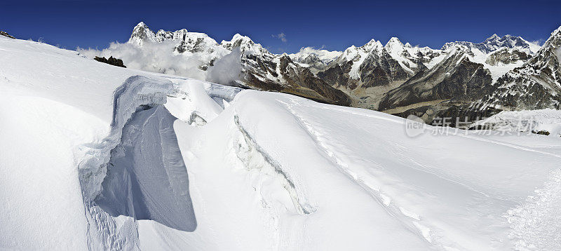 冰隙雪高海拔山峰，被珠穆朗玛峰，喜马拉雅山，尼泊尔