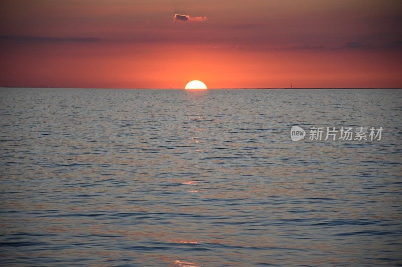 太阳在波罗的海落下