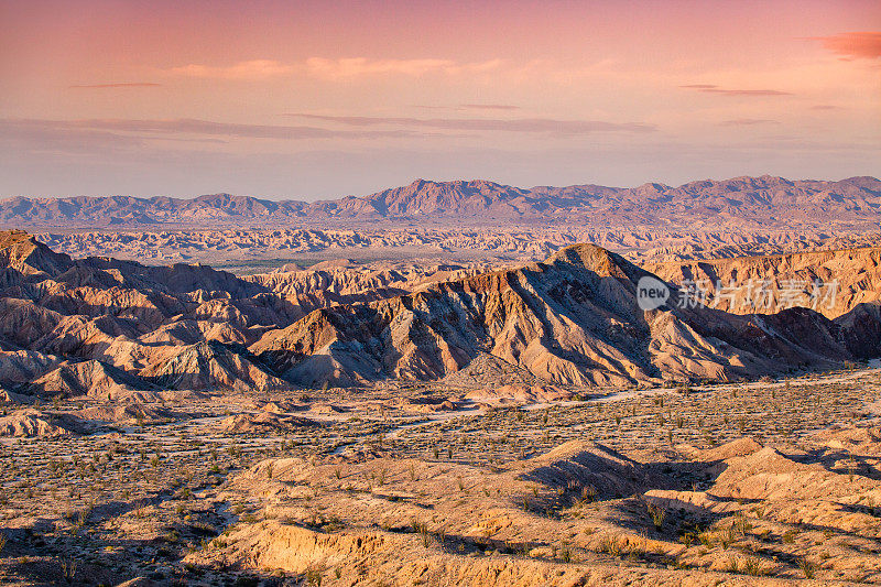 日落时分的卡里佐荒地，安萨-博雷戈沙漠州立公园