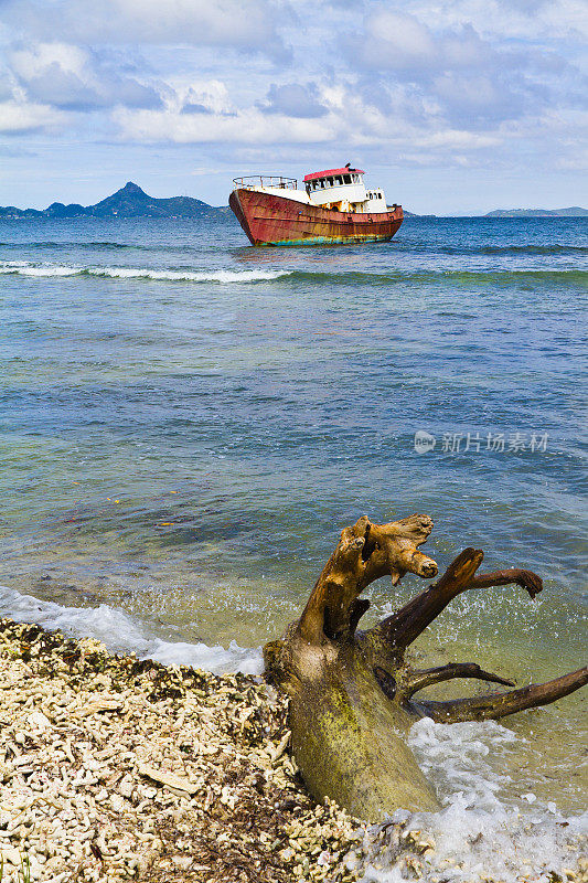 失事船,Carriacou