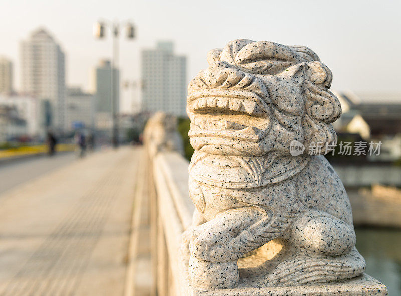 中国传统的石雕狮子