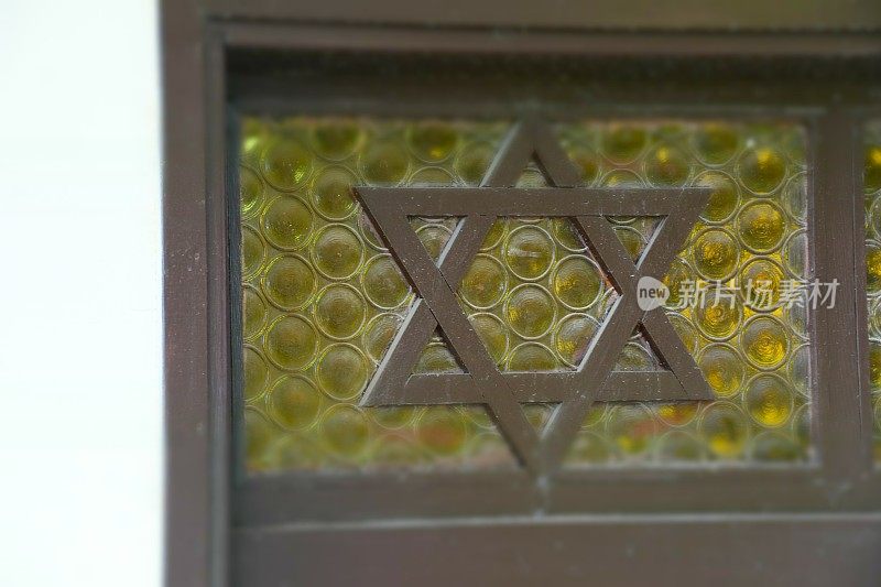 以色列犹太教堂的窗户