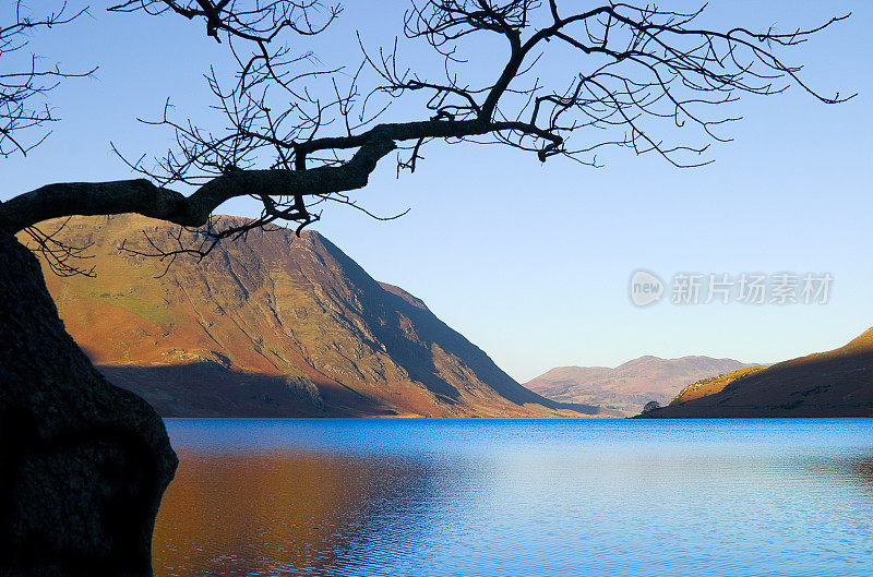 湖泊和天空