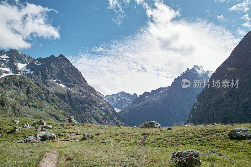 高山又谈到格拉谷的风景