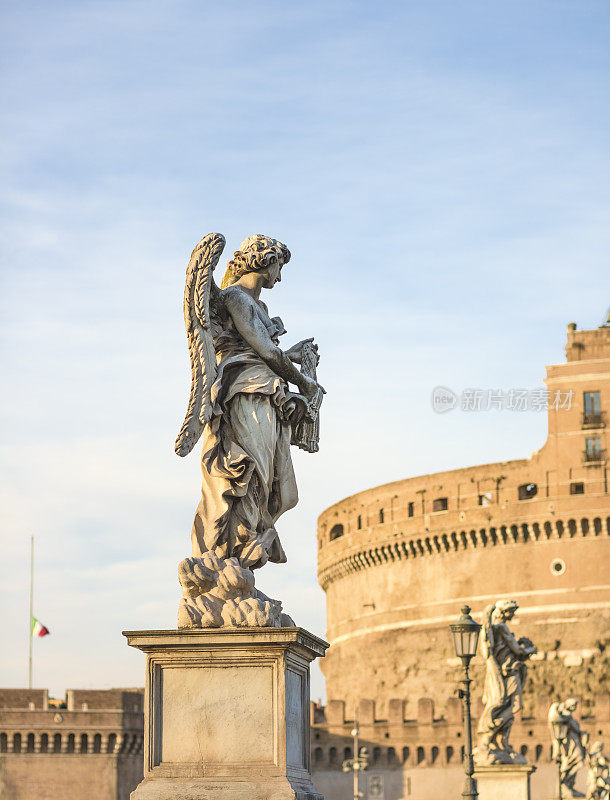 意大利罗马圣天使桥上的天使