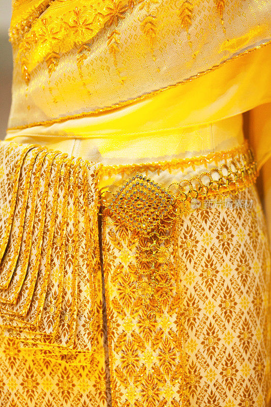 金色泰国婚纱