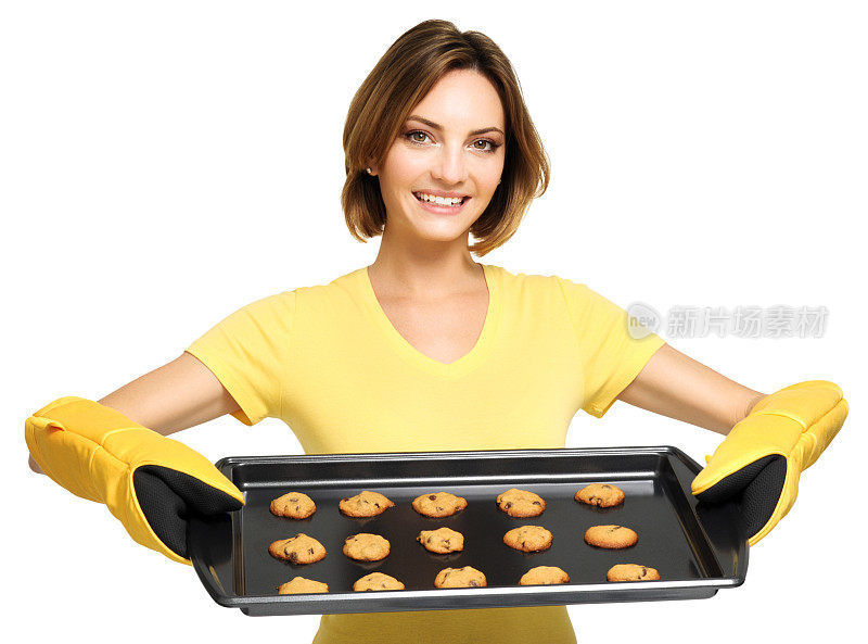 女人在白面包上烤饼干