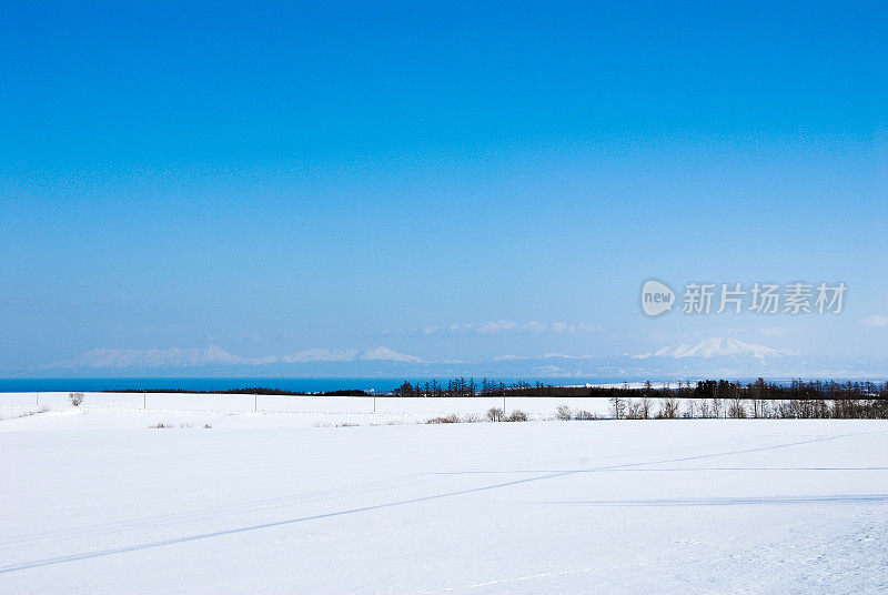 日本北海道鄂霍次克海之外的知床山脉