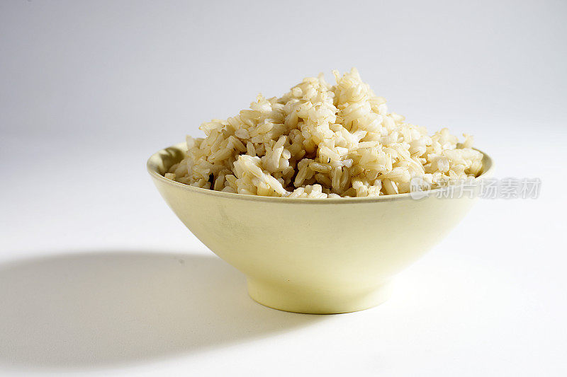 一碗长粒糙米